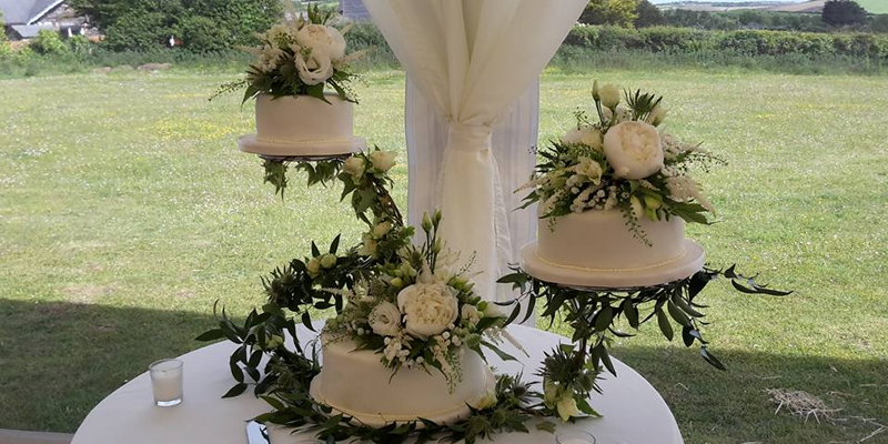 Beautiful Floral Wedding Cake Display